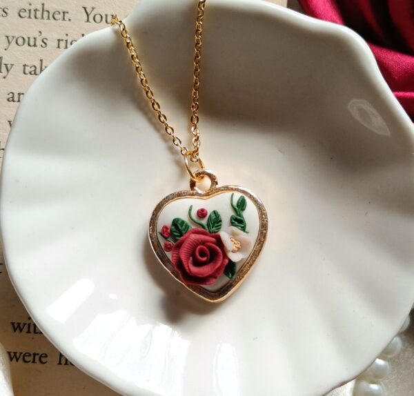 Flora Pendant (Heart)