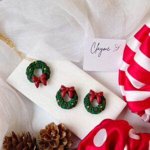 Christmas Wreath Studs and pendant set