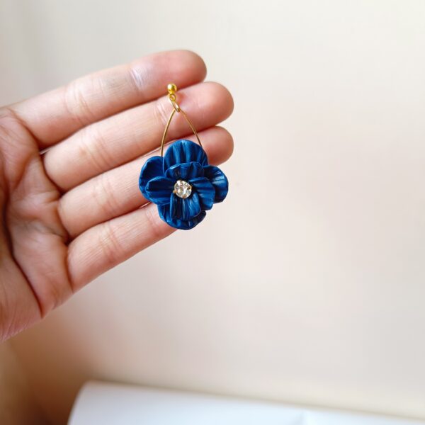 Midnight Bloom Floral Earrings - Image 5