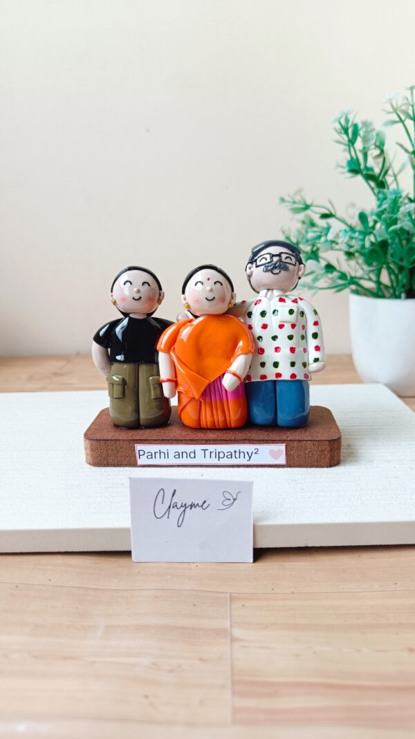 Mini Me – Clay Statue ( 3 People 1 base) - Image 5