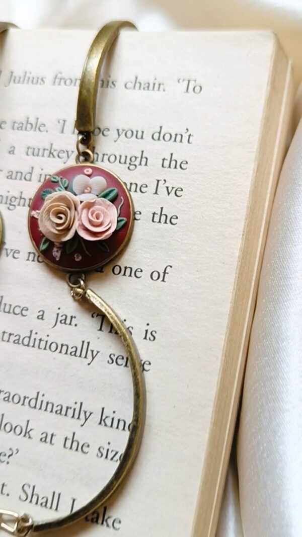 Vintage Floral Bracelet - Image 3
