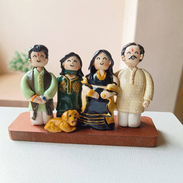 Mini Me – Clay Statue ( 4 People 1 base) - Image 5