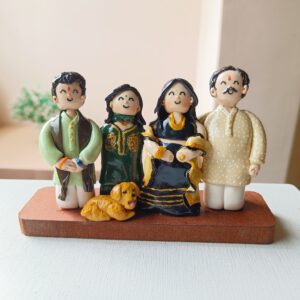 Mini Me – Clay Statue ( 4 People 1 base)